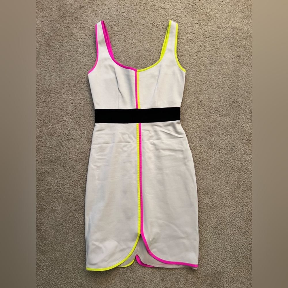 BCBGMAXAZRIA DESIGNER DRESS